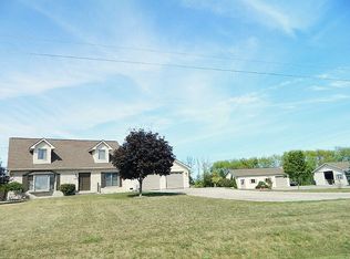 1135 N Fraser Rd, Pinconning, MI 48650