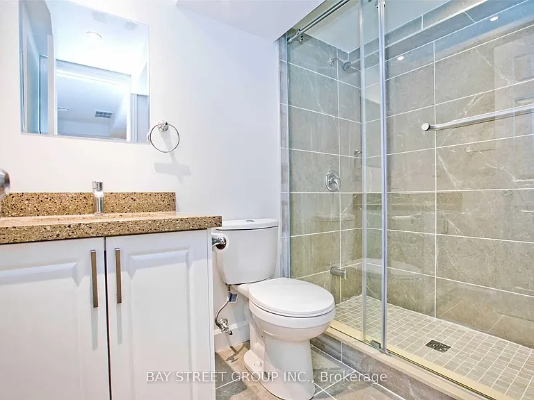 40 Greylawn Cres — Photo 8