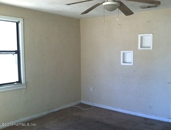 2nd image of 1560 19TH Street W