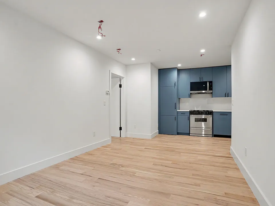 18-20 Greenwich Ave #2-1