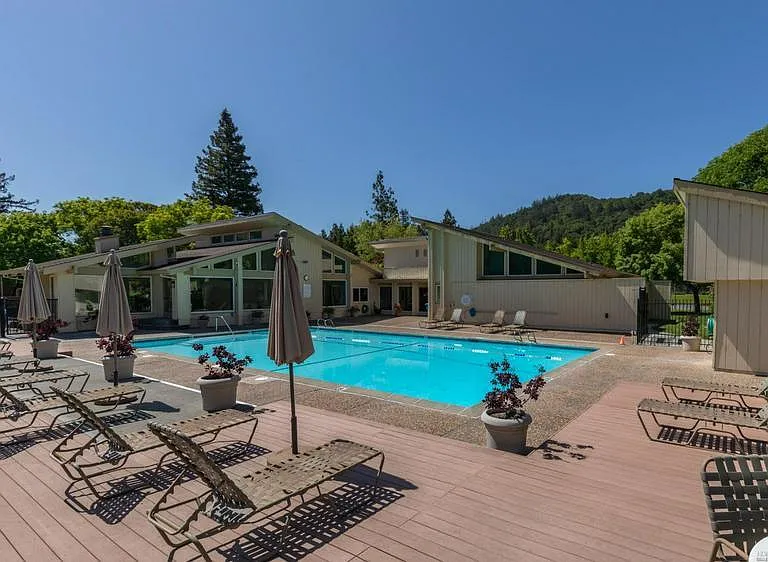 3004 Lago Vista Way — Photo 1