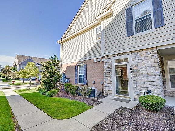 2nd image of 40451 Glen Eagle Ln