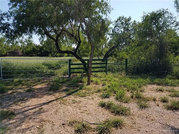 2nd image of 1416 Bluebonnet Ave