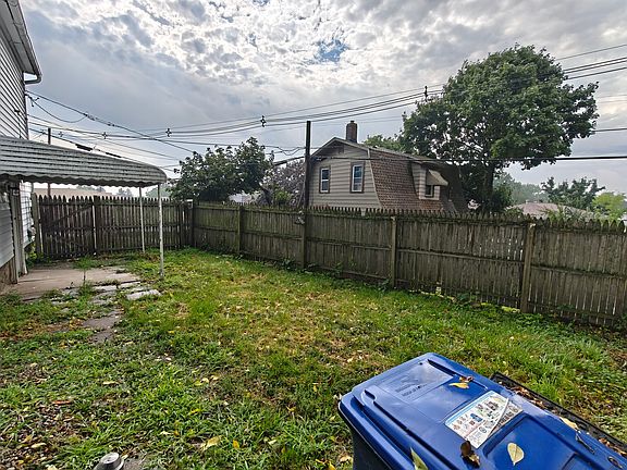 4th image of 2162 8th St SW