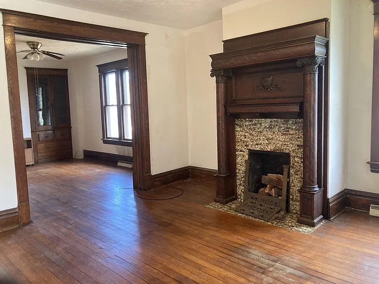 212 Grand St — Photo 6