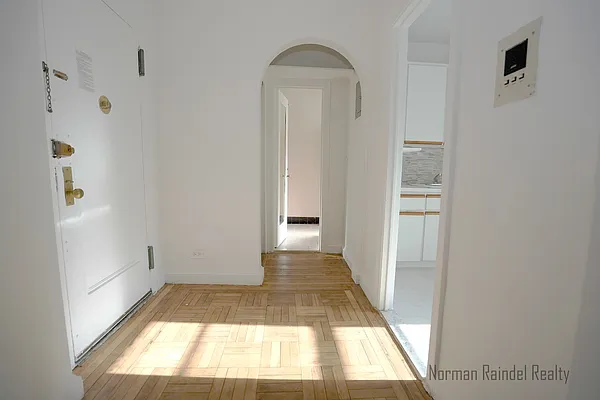 Rented by Norman Raindel, LREB | media 3