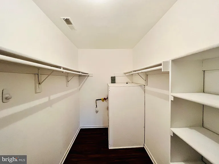5215 Ravens Crest Dr — Photo 12