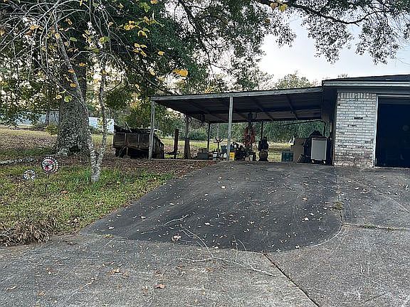 3rd image of 402 County Road 1060