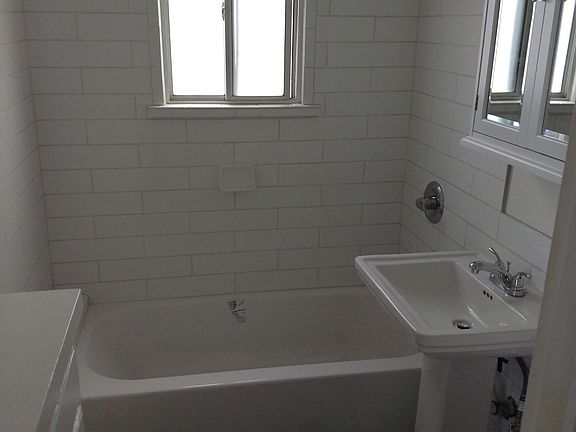3rd image of 28 Granada Ave APT 8