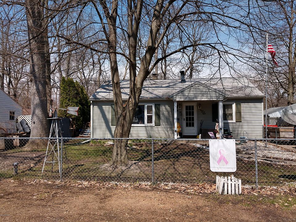 1st image of 338 Robertson Ave