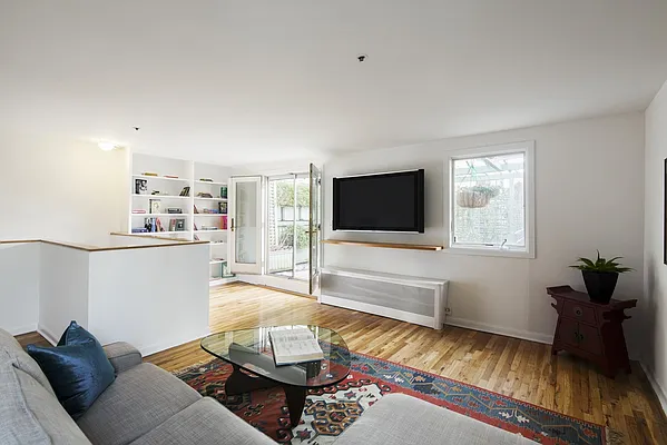 Sold by Nest Seekers International | media 23