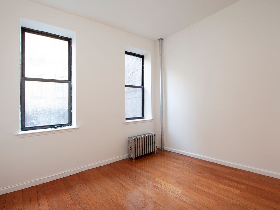 1st image of 208 E 10th St APT 5