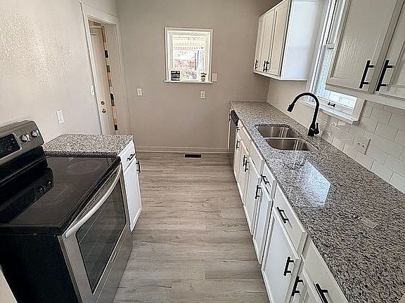 3rd image of 731 S Belmont Ave
