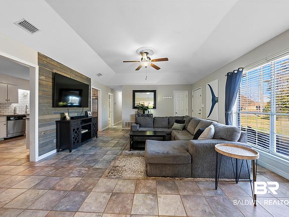 2nd image of 41 Magnolia Cir