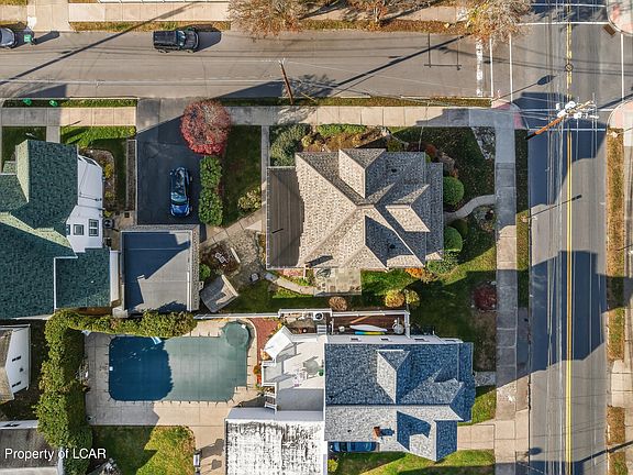 3rd image of 341 Exeter Ave