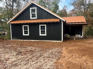 422 Happy Landing Rd, Waynesville, GA 31566