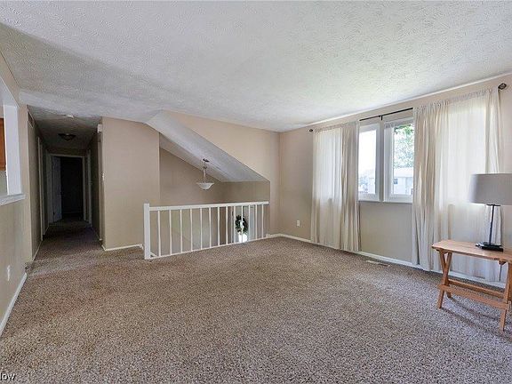 4th image of 206 Mayhill Dr