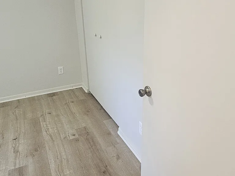 280 Stone St W #101 — Photo 16