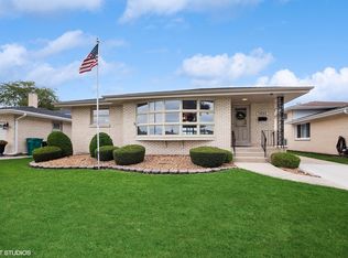 11052 Nelson St, Westchester, IL 60154