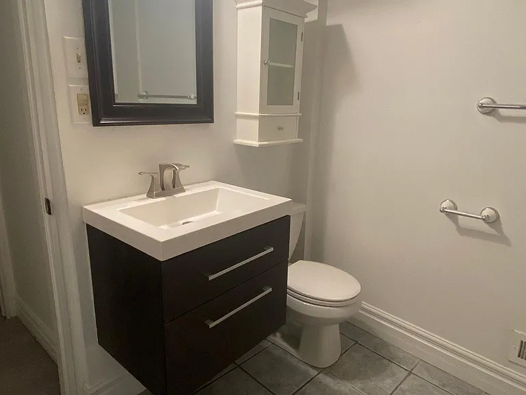 208 Ford St — Photo 16