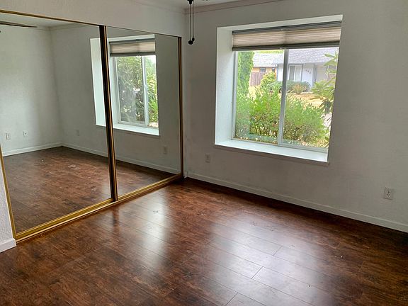 For Rent: $1,900 (2 beds, 1.5 bath, 1 office)