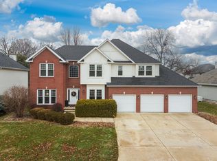 4 Scofield Ct, Bloomington, IL 61704