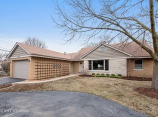 630 Illinois Rd, Wilmette, IL 60091