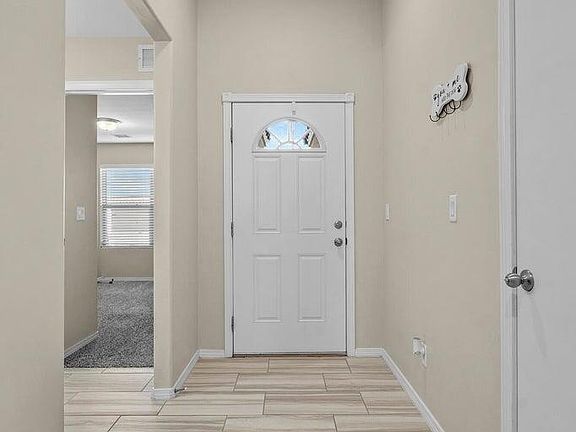 3rd image of 13832 Summer Story Ave