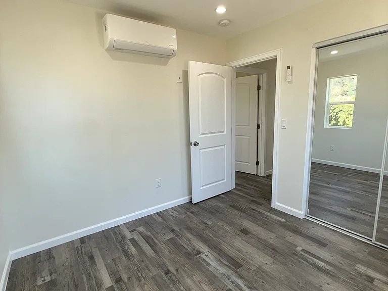 2750 N Wilson St — Photo 5