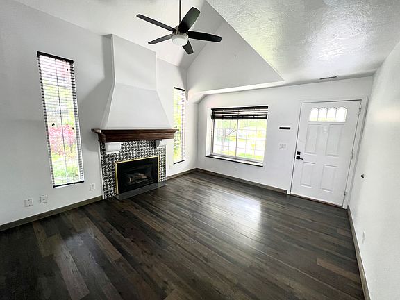 2nd image of 1501 E Spring Leaf Dr