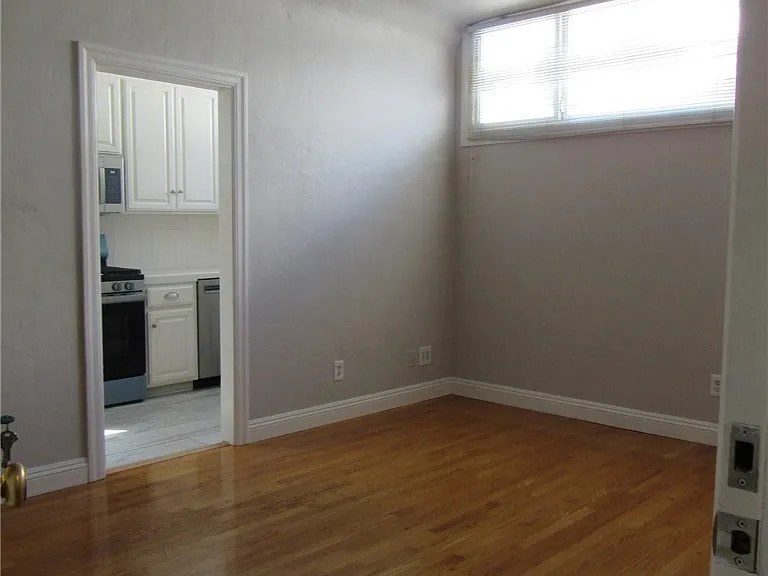 2267 Honolulu Ave #4 — Photo 5