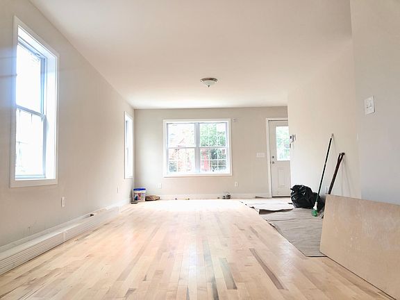 2nd image of 473 Admiral St #1