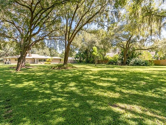 4th image of 1628 Regal Oak Dr