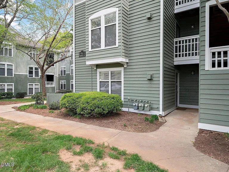 1211 Westview Ln #101 — Photo 1