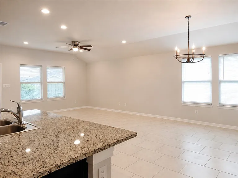 2301 Sky Crest Dr — Photo 6