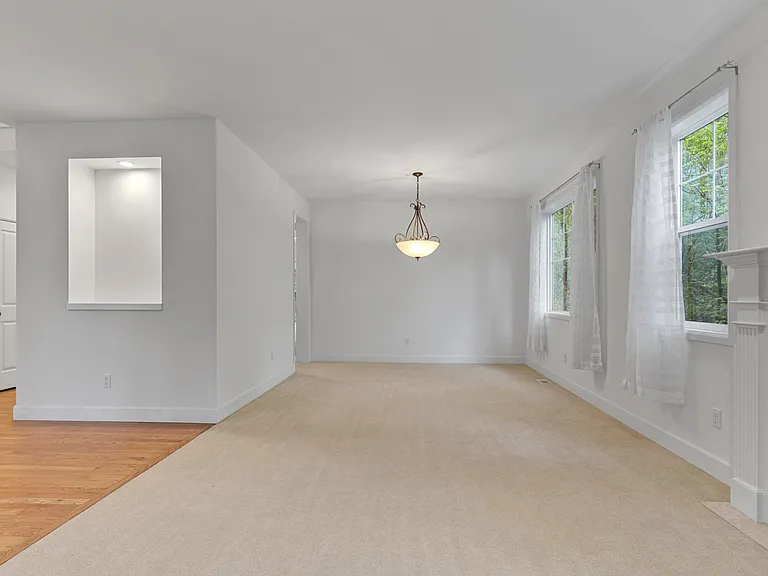 8835 237th Pl NE — Photo 6