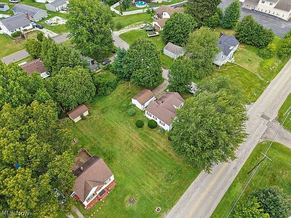 4th image of Springfield Lake Dr