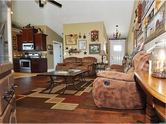5th image of 7516 Clarence Ct