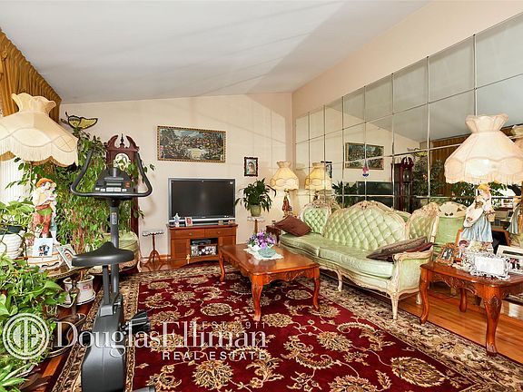 4th image of 22 Caffrey Ave