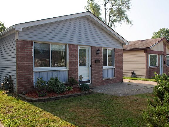 2nd image of 6243 Sylvia St