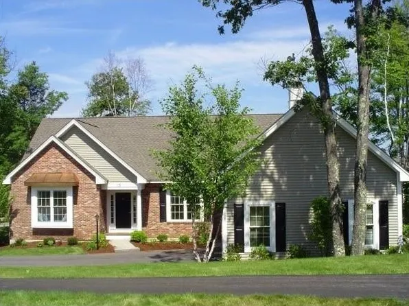 83 Pondview Lane, Manchester, NH 03102