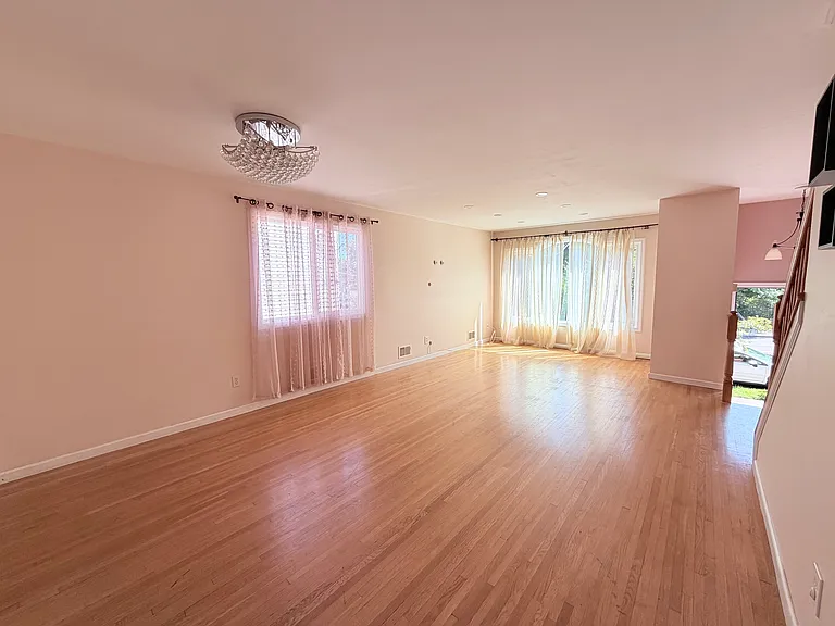 455 Bedford Ave — Photo 3