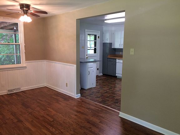 3rd image of 715 E Rodney Dr