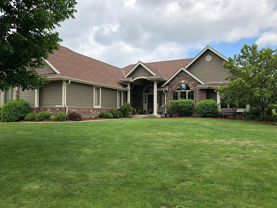 1st image of W131N6576 Crestwood Dr