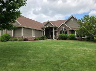 W131N6576 Crestwood Dr, Menomonee Falls, WI 53051