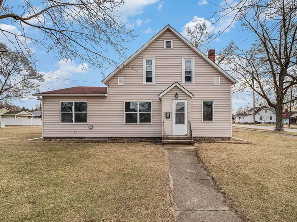 156 W Saint Louis St, Knox, IN 46534