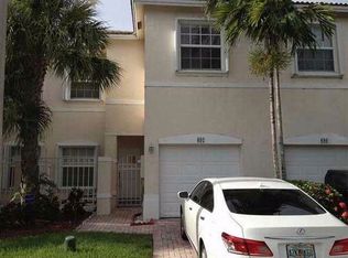 692 NW 170th Ter, Pembroke Pines, FL 33028