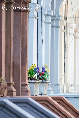 Rented by Compass | media 60