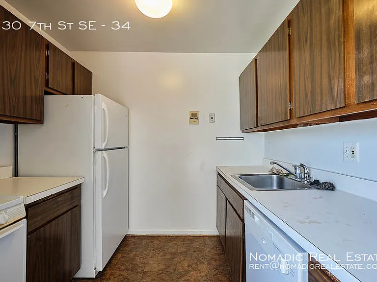 730 7th St SE #34 — Photo 4