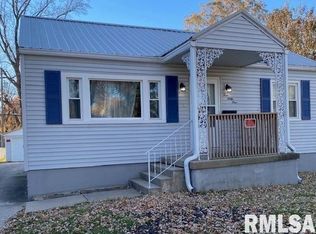 961 N Hill Ave, Decatur, IL 62522